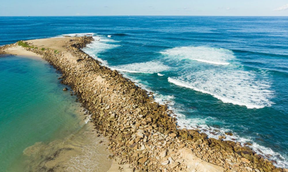 Spoon Rocks at caves beach