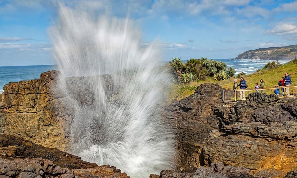 Kiama Blowhole erupting through the rock platform on the New South Wales coast