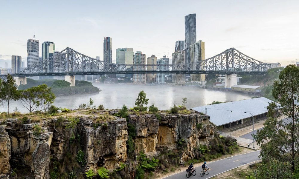 Story Bridge and Kangaroo Point cliffs with the Brisbane city skyline in the morning light